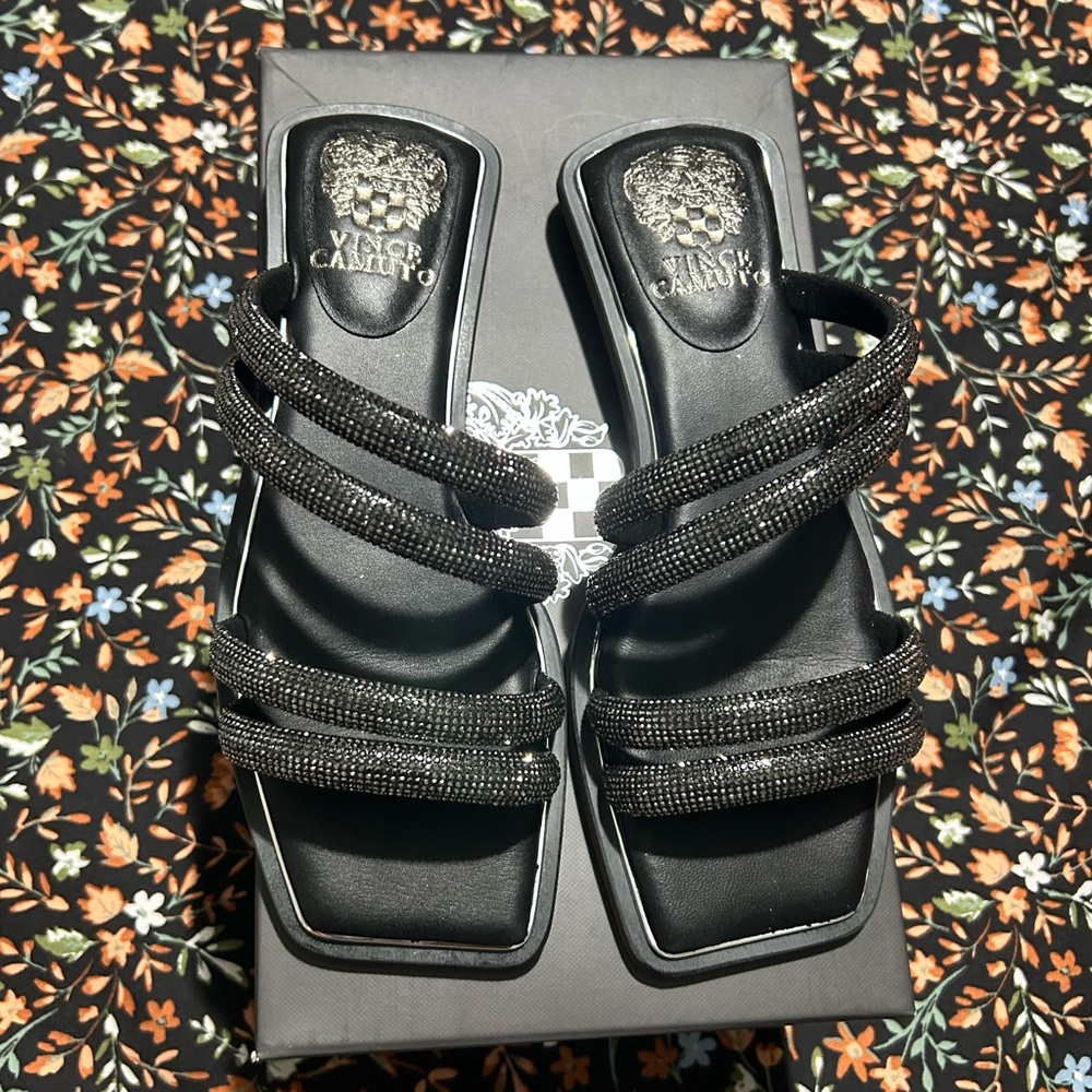 Vince Camuto women’s Sandals Peomi